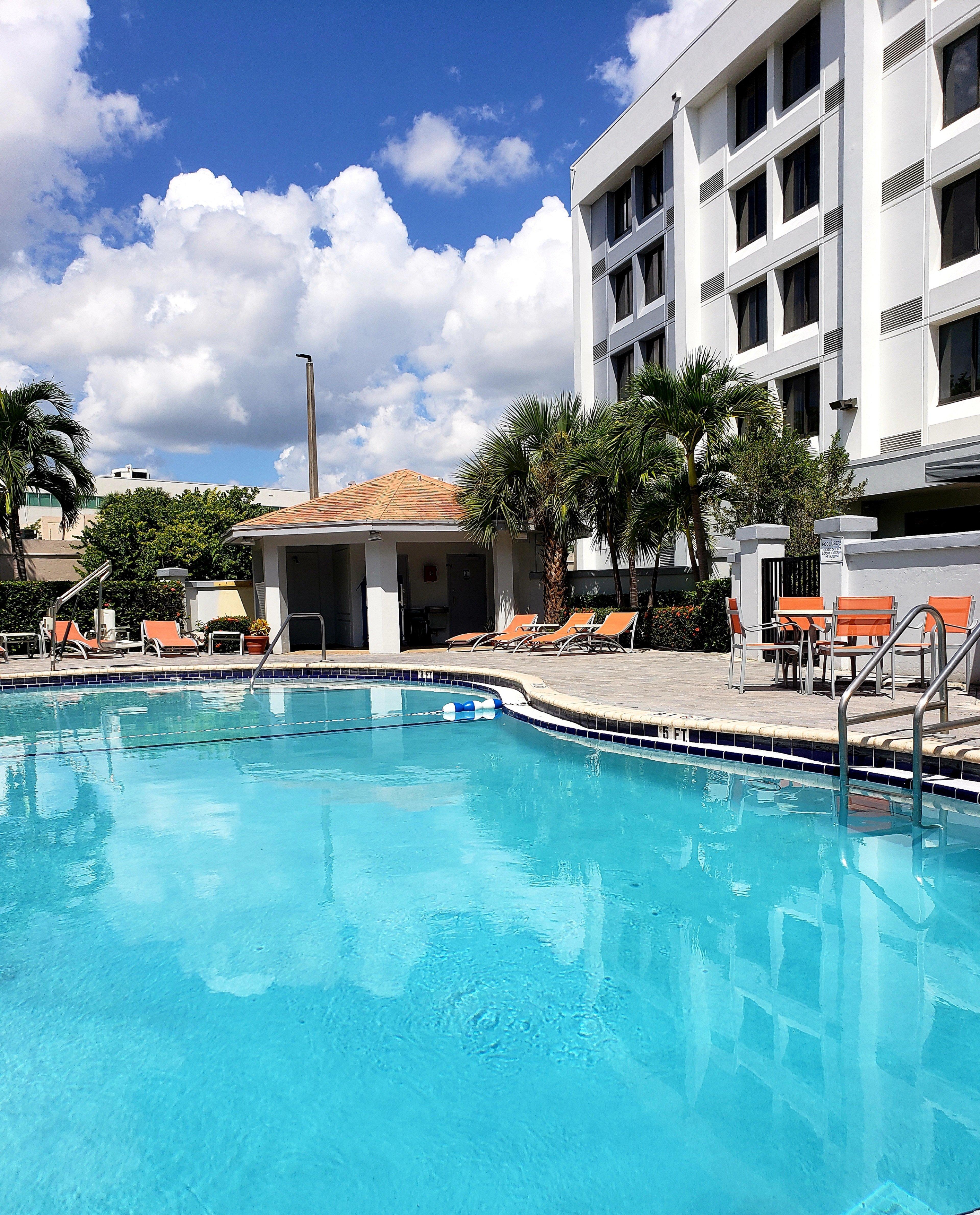 Holiday Inn Express Hotel & Suites Miami - Hialeah By Ihg Екстер'єр фото