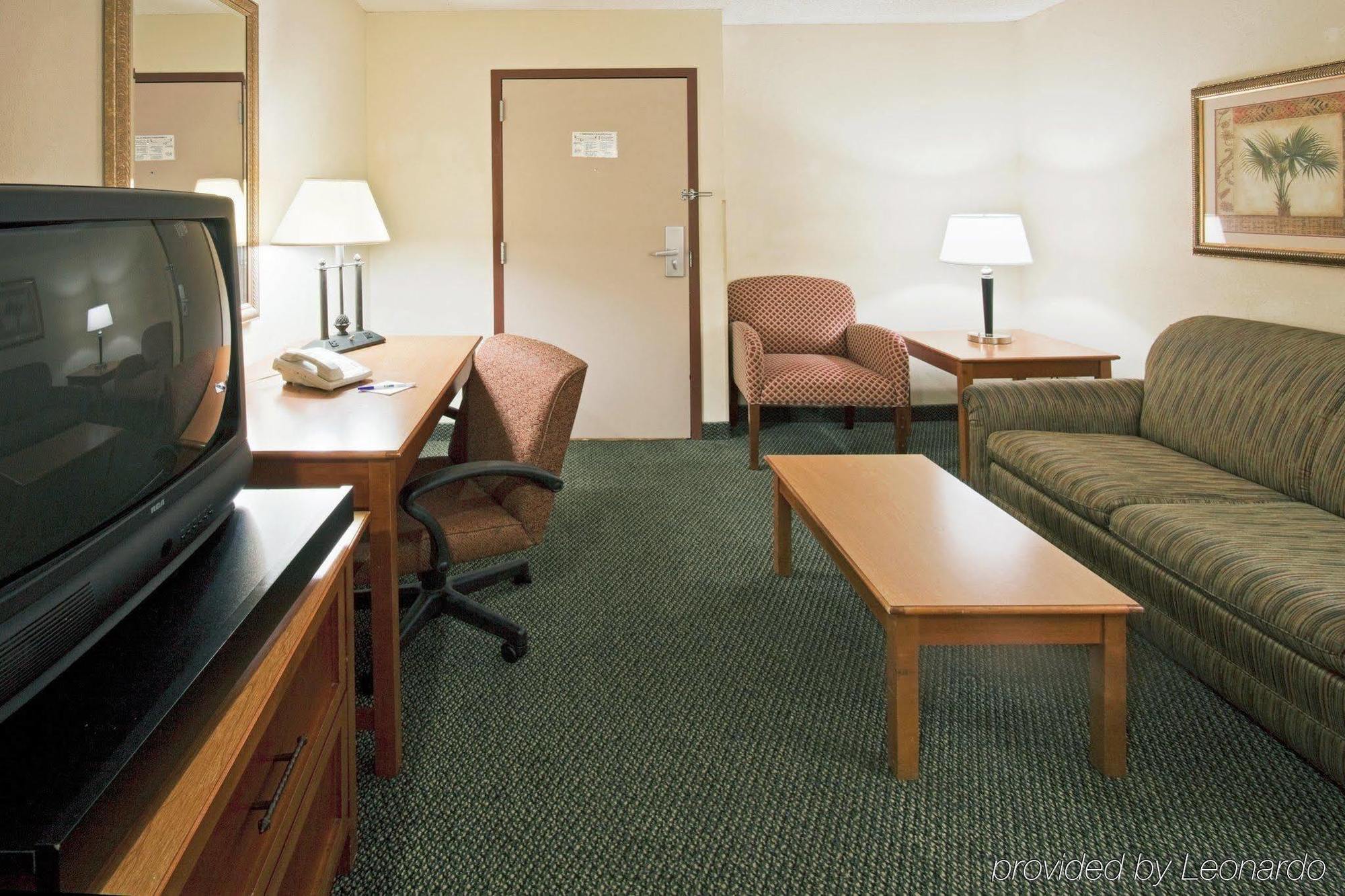 Holiday Inn Express Hotel & Suites Miami - Hialeah By Ihg Екстер'єр фото